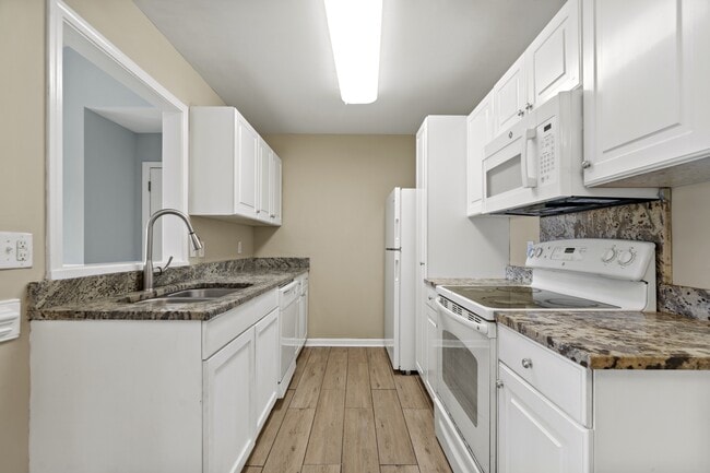 Building Photo - 535 3rd Loop Rd