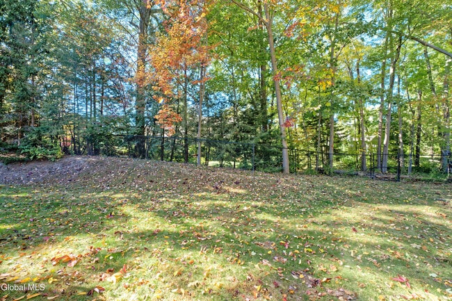 Building Photo - 638 Top Ridge Dr