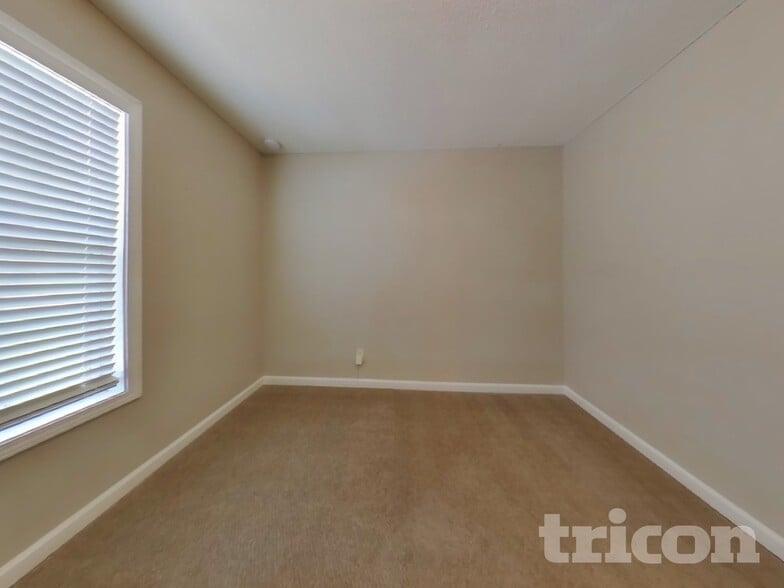 Building Photo - 219 S Red Oak Way