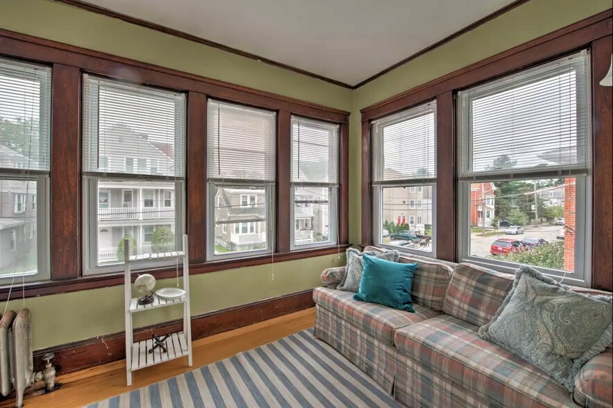 Building Photo - 36 Pembroke Ave