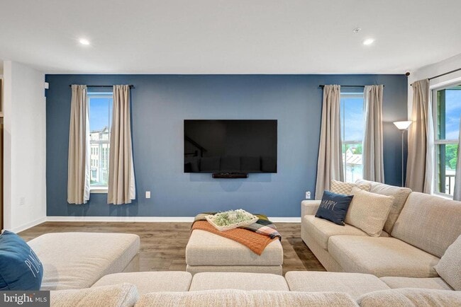 Building Photo - 20941 Bluebird Sq