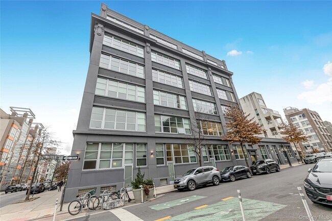 Building Photo - 55 Berry St