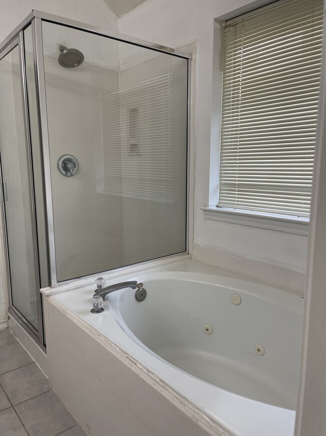 Building Photo - 6810 Atasca Creek Dr