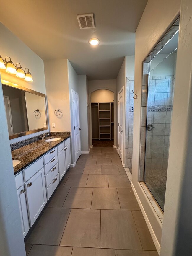 Building Photo - Beautiful Home in Great Location-, $500 off first months rent