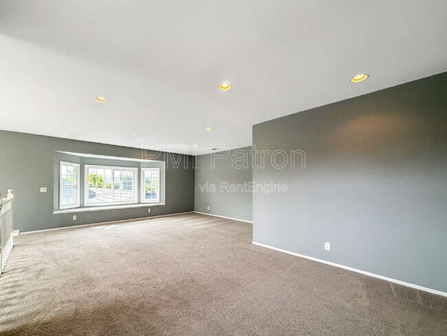 Building Photo - 5147 E Los Flores St