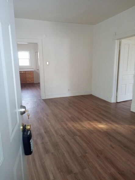 Building Photo - 323 Champion St