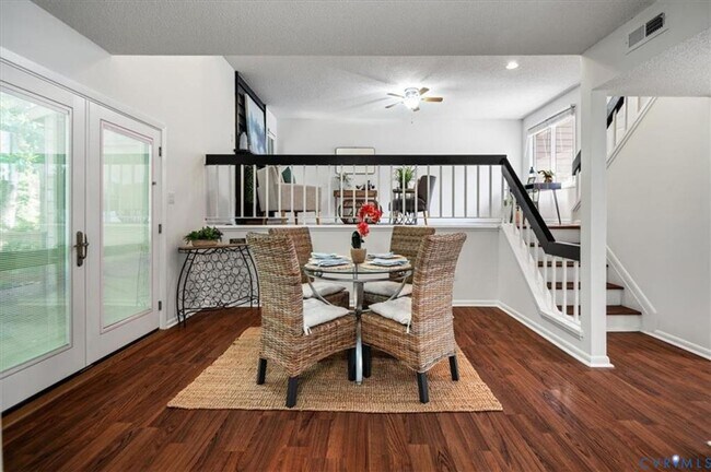 Building Photo - 3 Bedroom Townhome in Henrico!!!