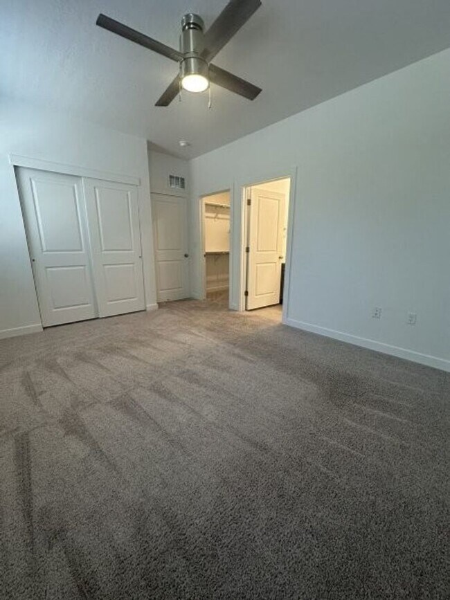 Building Photo - 572 E 3860 S