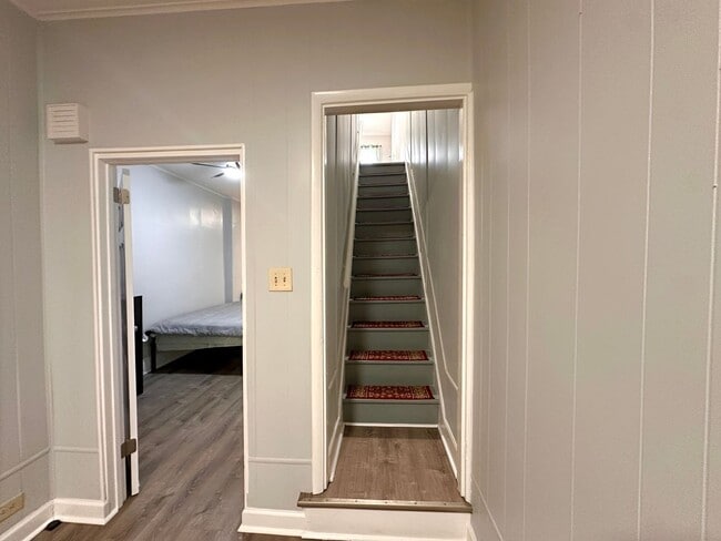 Building Photo - 546 N 11th St