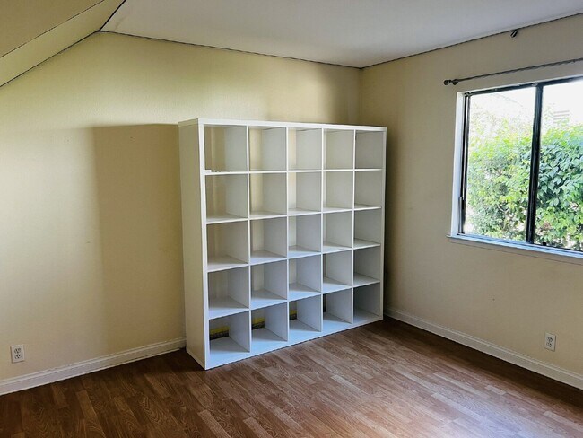 Building Photo - 3036 Avenida Christina