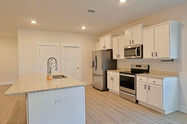 Building Photo - 6248 Jenks Dr