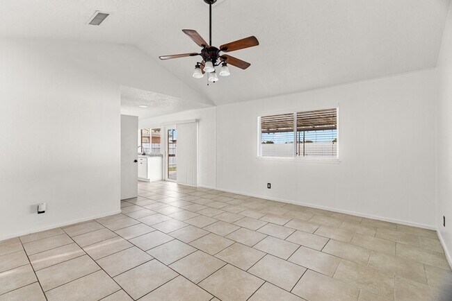 Building Photo - 5000 Buffalo Ave