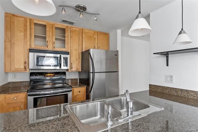 Building Photo - 5539 Pershing Ave