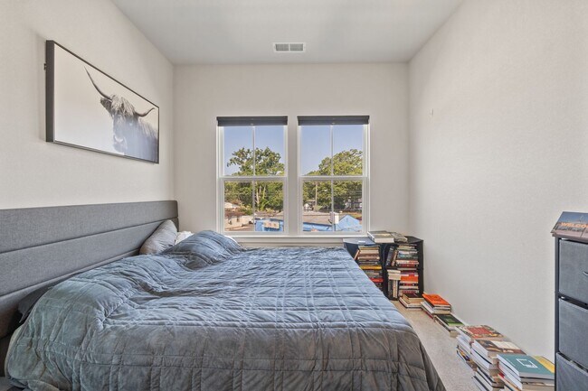 Building Photo - 2694A Azalea Garden Road