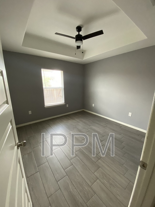 Building Photo - 17236 Mandarin Ave