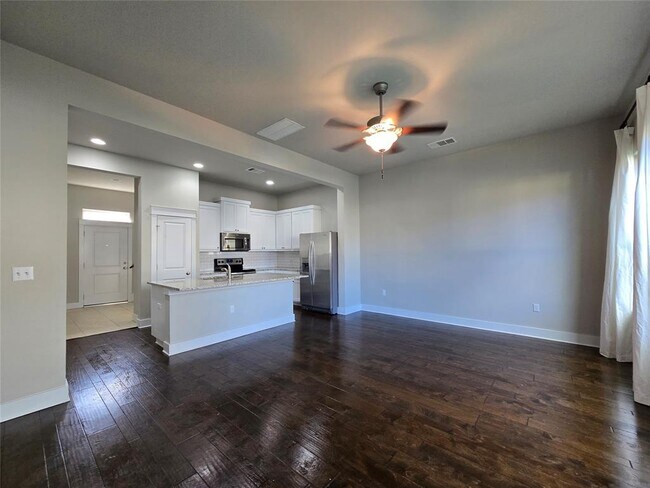 Building Photo - 13001 Hymeadow Dr