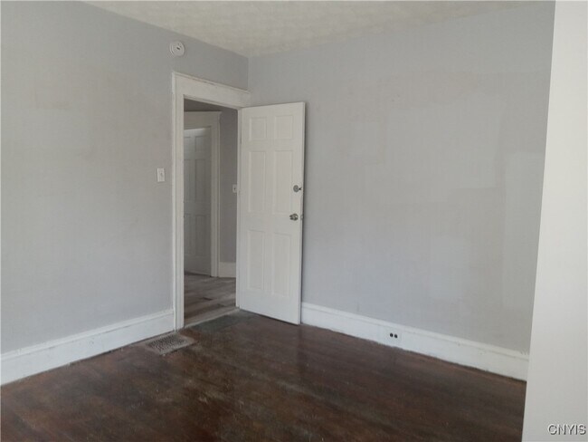 Building Photo - 134 2nd St