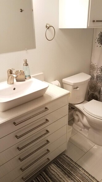First bathroom - 3817 General Taylor St