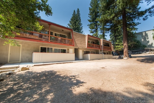 Building Photo - 866 Southwood Blvd
