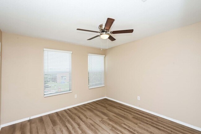 Building Photo - 7160 Little Mohican Dr