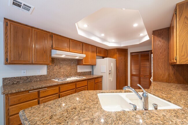 Building Photo - 26 Sausalito Cir E