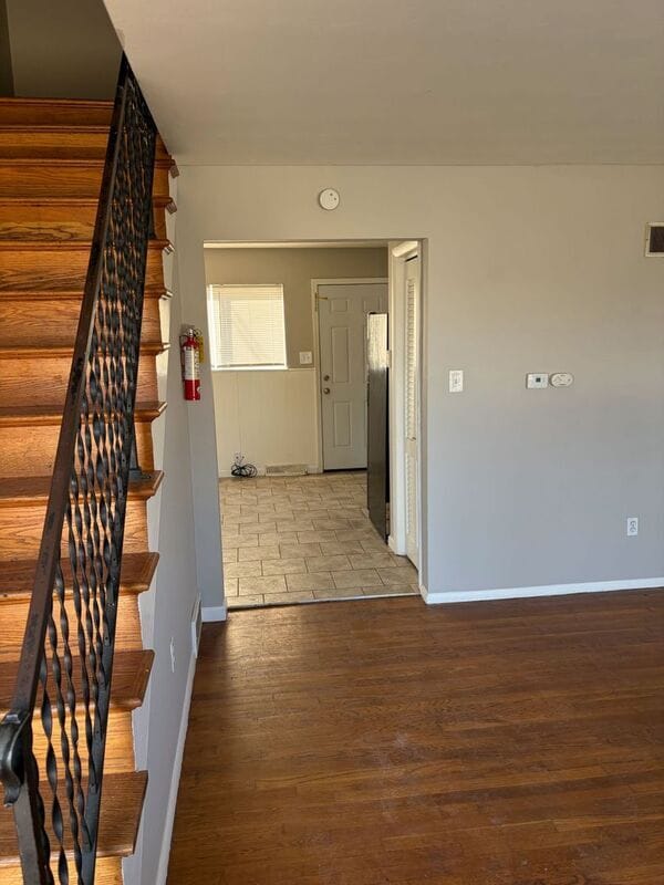 Building Photo - 1511 Sylvan Ln