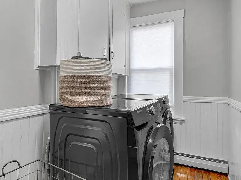 Building Photo - 10 W Elm St