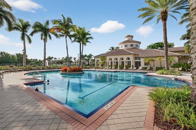 Building Photo - 940 Harbor View N