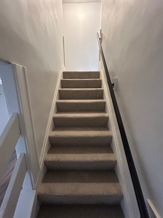 Building Photo - 1253-1255 N 6th St