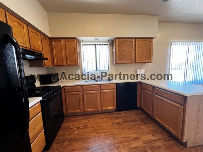 Building Photo - **Gated!!**Two Bedroom Townhome