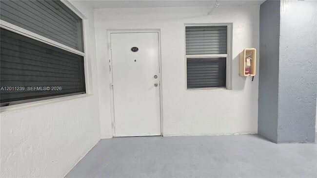 Building Photo - 2575 SW 27th Ave