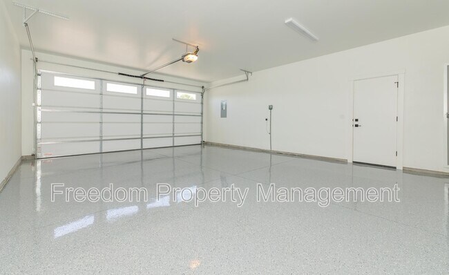 Building Photo - 2125 Oxon St