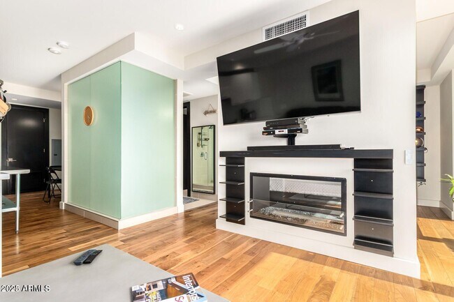 Building Photo - 4422 N 75th St