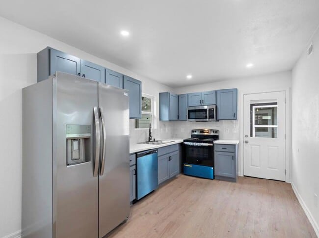 Building Photo - 3524 Hadley St