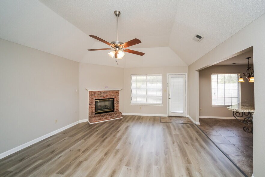 Building Photo - 6954 Naples Dr