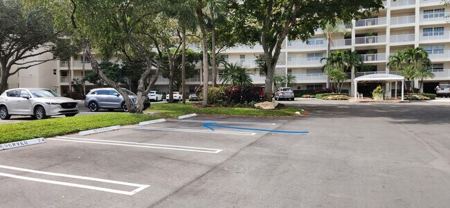 Building Photo - 3507 Oaks Way