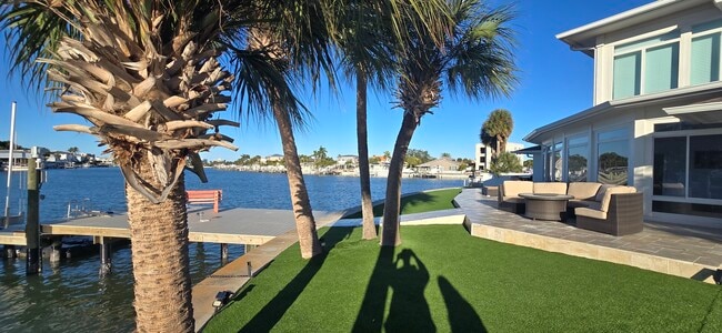 Building Photo - 301 22nd St