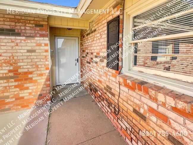 Building Photo - Cozy three bedroom home