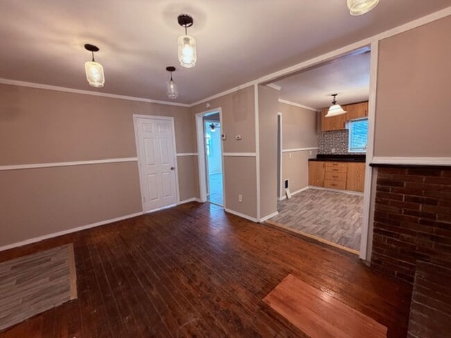 Building Photo - Lovely 3 Bedroom / 1 Bath for Rent - Section 8 Welcome