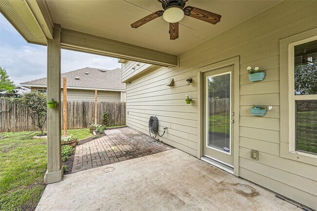 Building Photo - 803 Stampede Rd