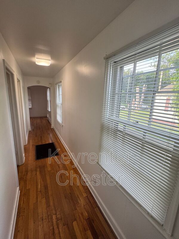 Building Photo - 923 Wills Rd