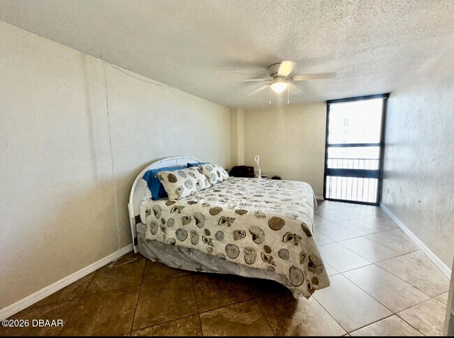 Building Photo - 3051 S Atlantic Ave