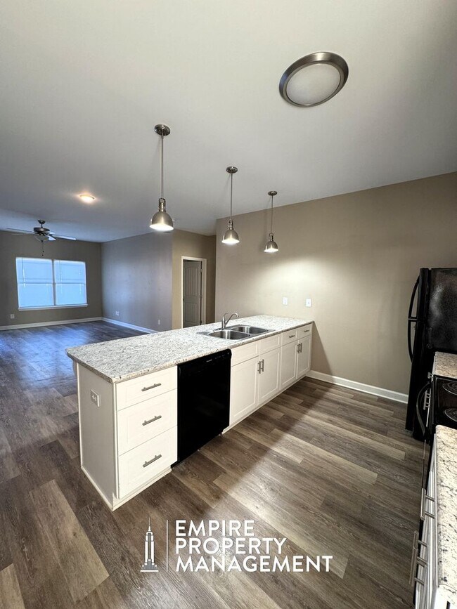 Building Photo - 216 Fern Bank Dr