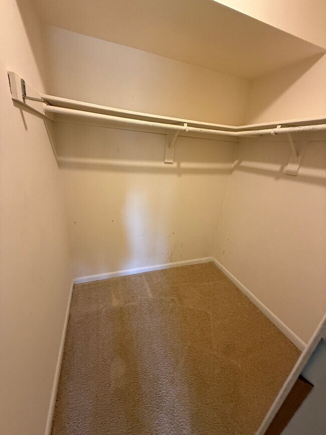 Building Photo - 8415 Benecia Ct