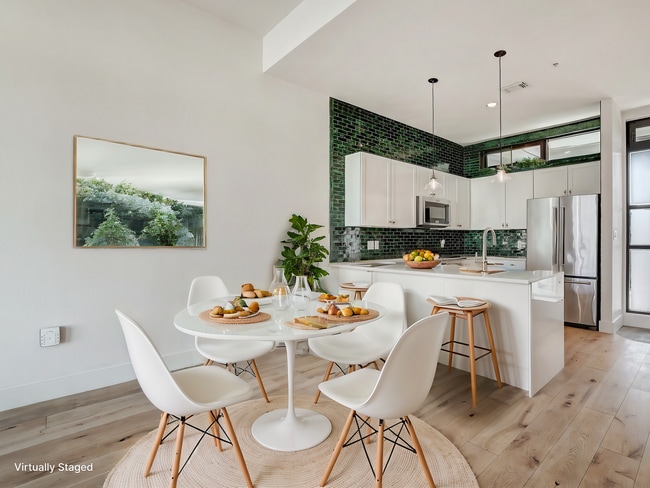 Building Photo - Gorgeous Contemporary 2/2 Condo in 78704