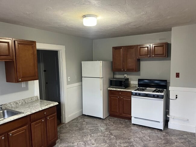 Building Photo - 14 Eddy St