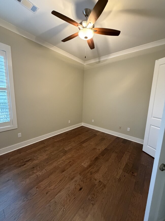 Building Photo - 117 Fern Cove