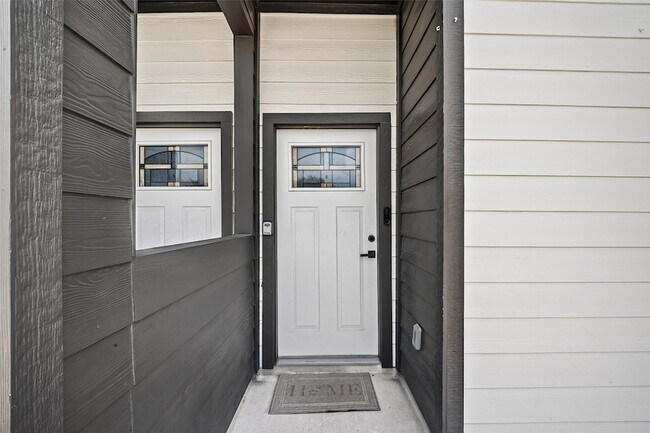 Building Photo - 5027 Dickens Rd