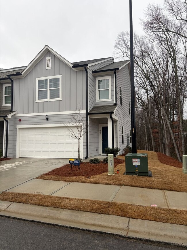 Building Photo - End-Unit Townhouse