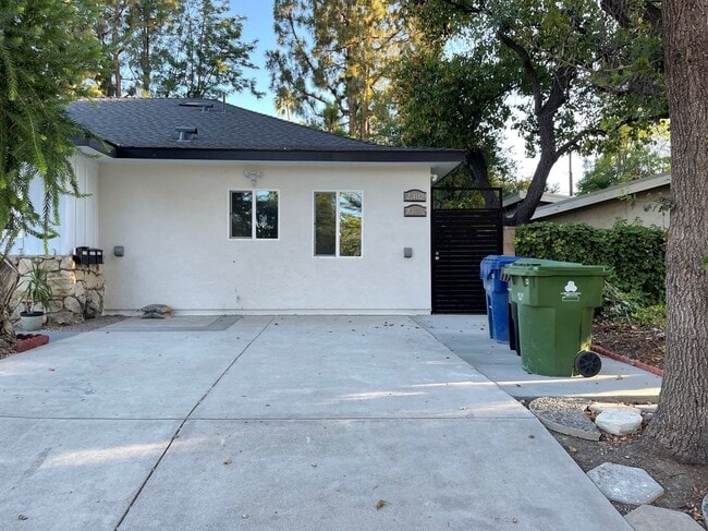 Building Photo - 23112 Mulholland Dr